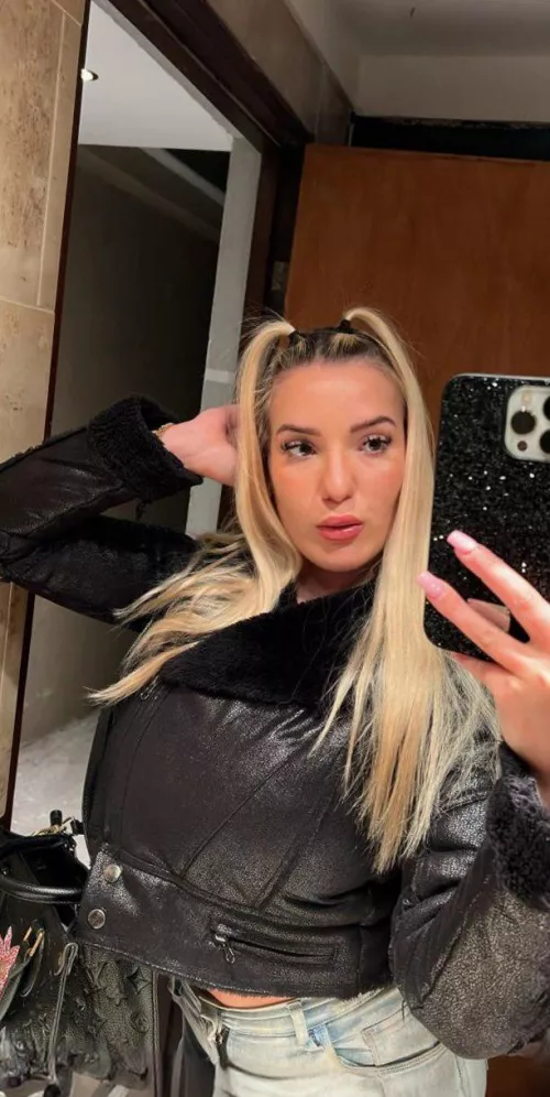 19 F in search of something to spice up my night