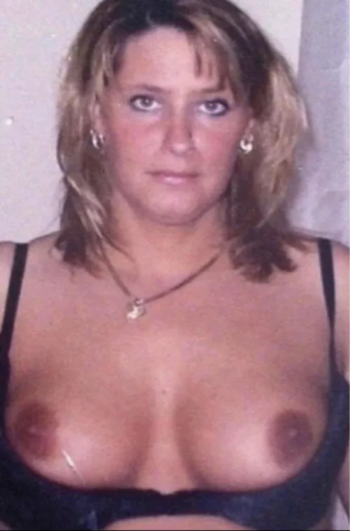 1999 [ 30 ] her nice rack. 