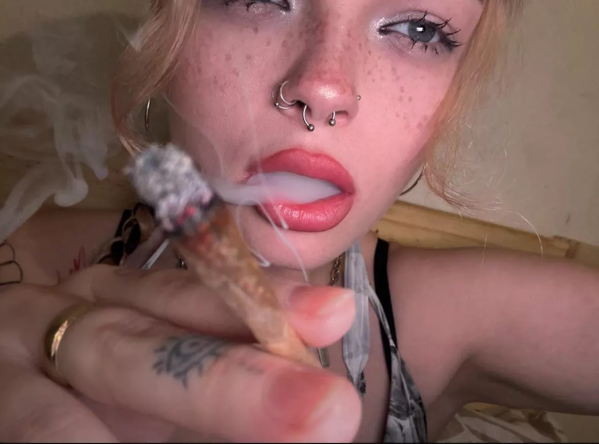 21yo British dom - let me make you my slave and fulfill your every need looser 