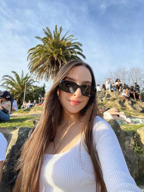 22 [F4M] Keeping it chill while chasing dreams.