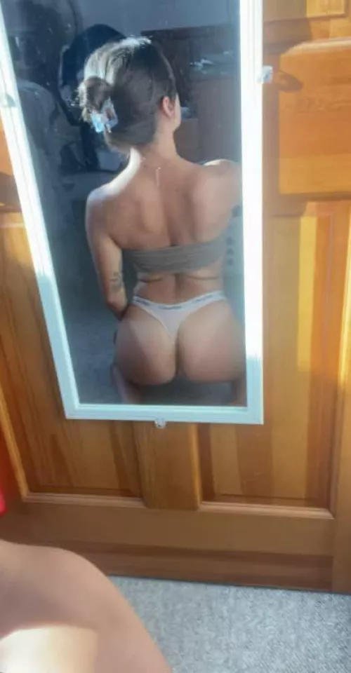 25 F4M the cheeks are all yours to clap all night tonight