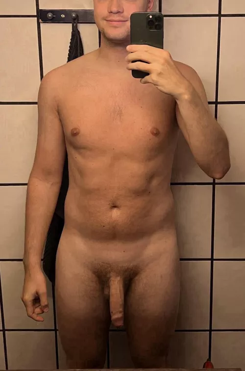 25 M, 187cm, 93kg Happy tuesday🥰