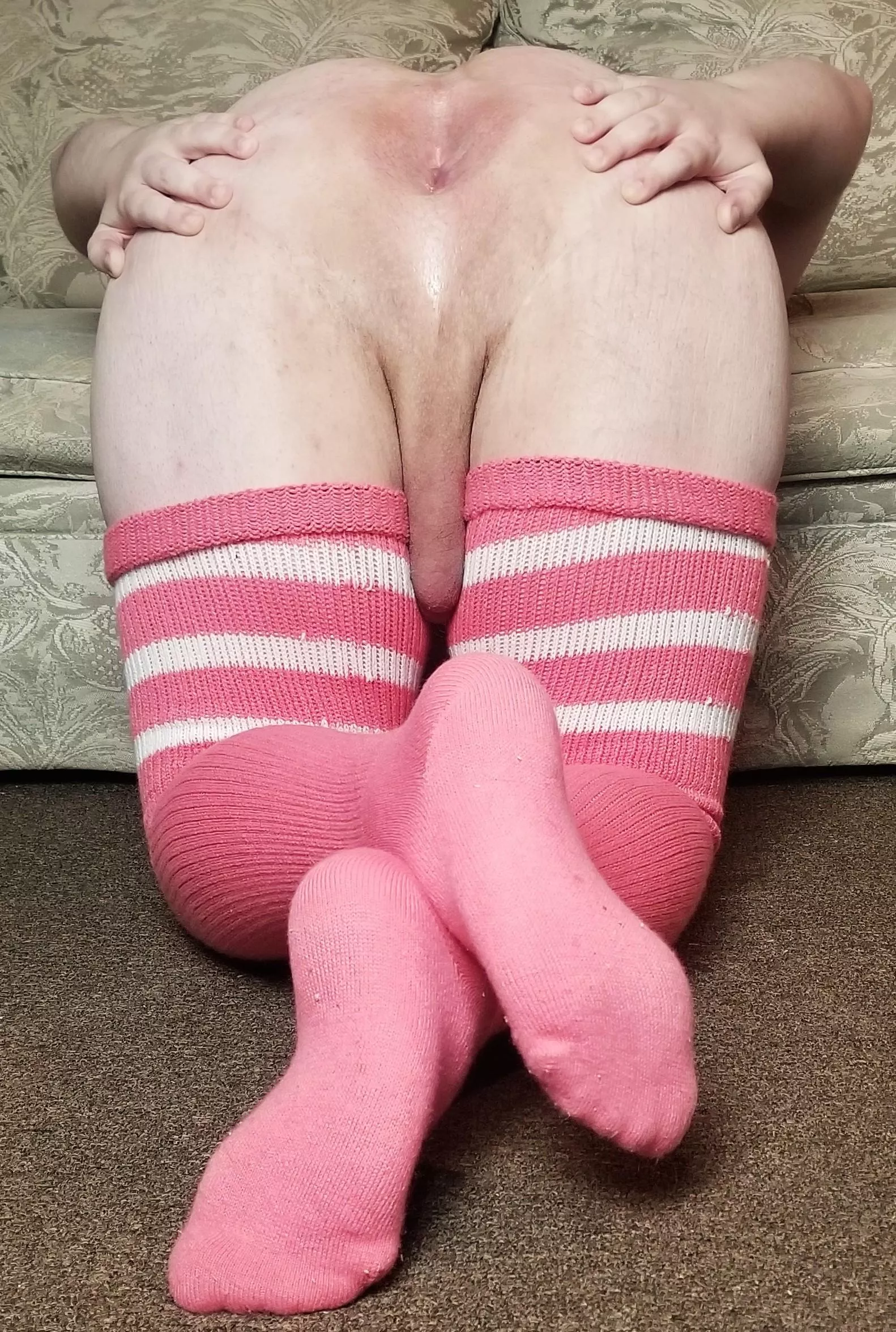 (26) It's so tight... Please change that for your slut 🙈🩷