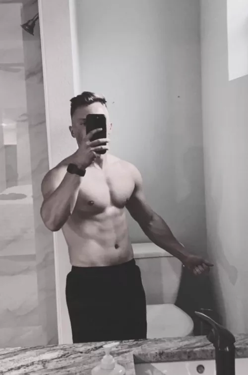 27 [M4MF] #tampa - muscular, and well endowed military guy