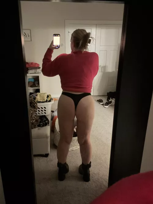 30s F looking for couples to join my husband and me. Near Philly. DMs open ;) 