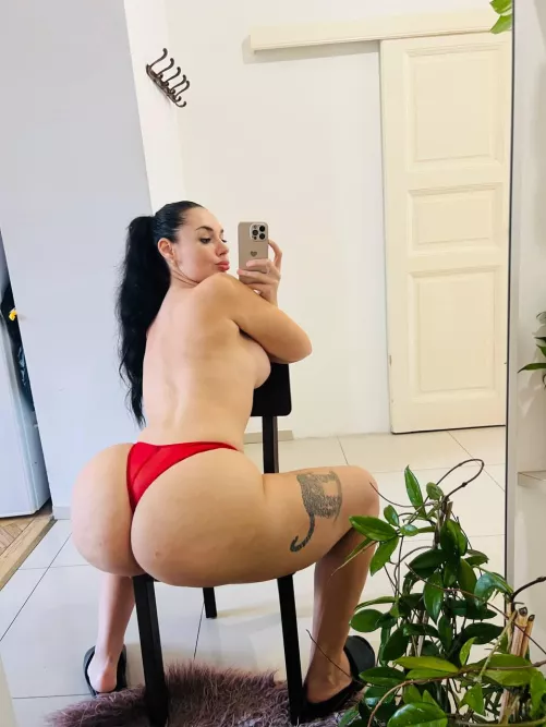 32yo mom turning heads in the gym like never before