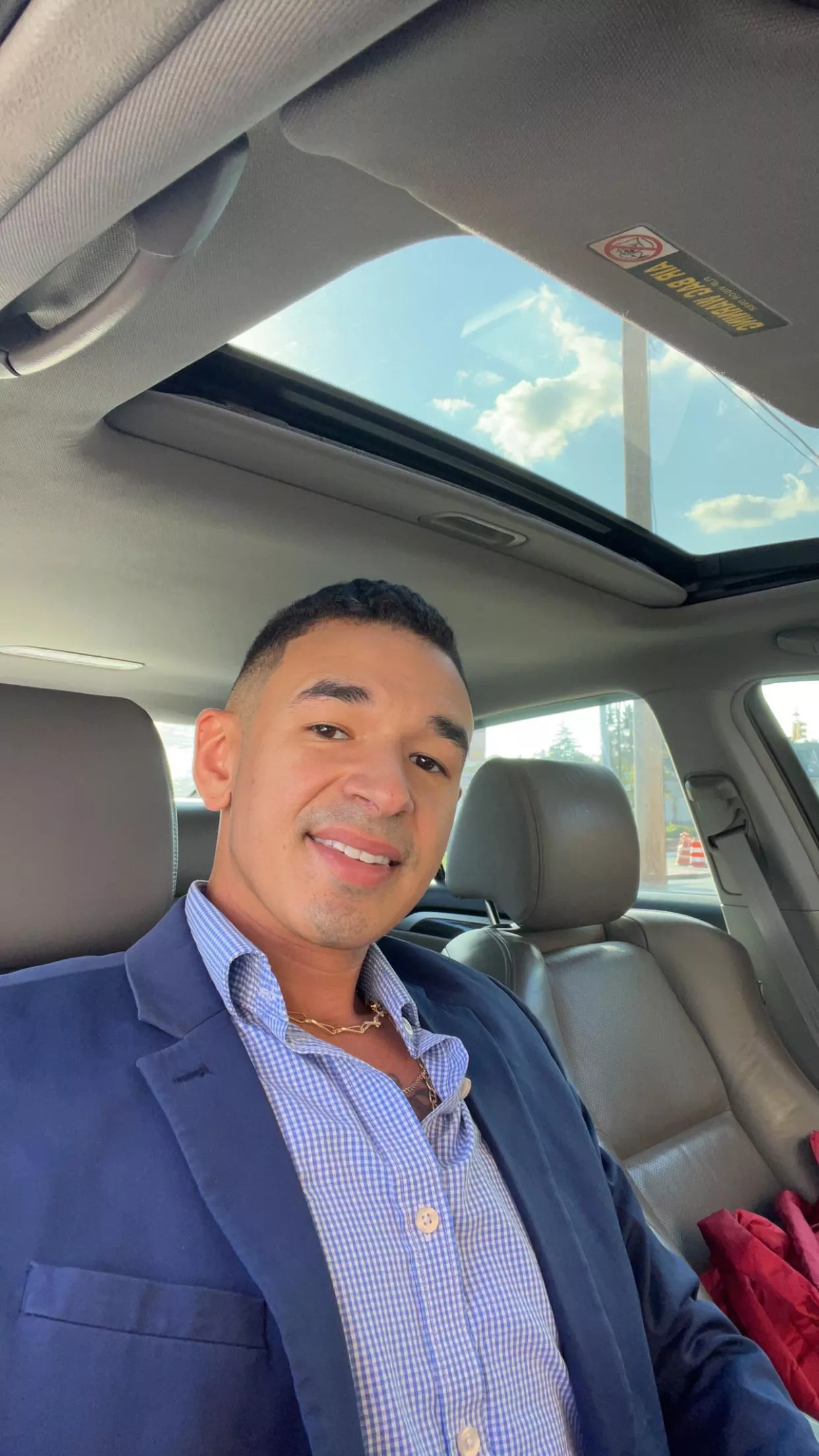 33/M Straight & single looking , not bi, looking for any single woman/couple clean that wants to talk, send dm 😁