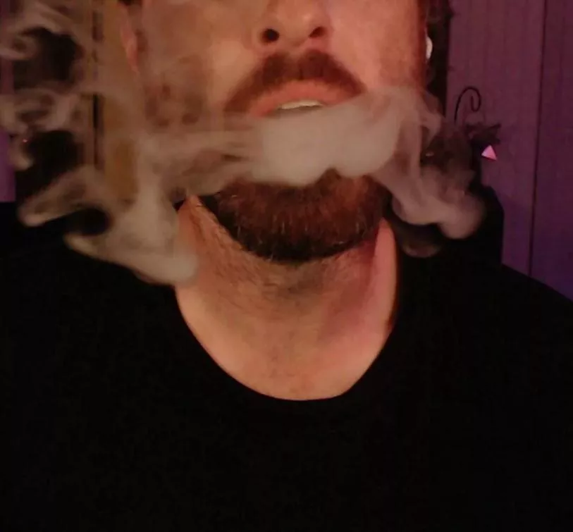 36yo dude blowing clouds and getting spun, would love to get into some dirty chats, swap stories or more with other spun dudes - DMs open