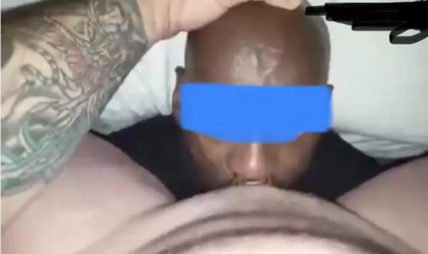 37 [M4M] looking for straight white guys that like their ass and balls licked 