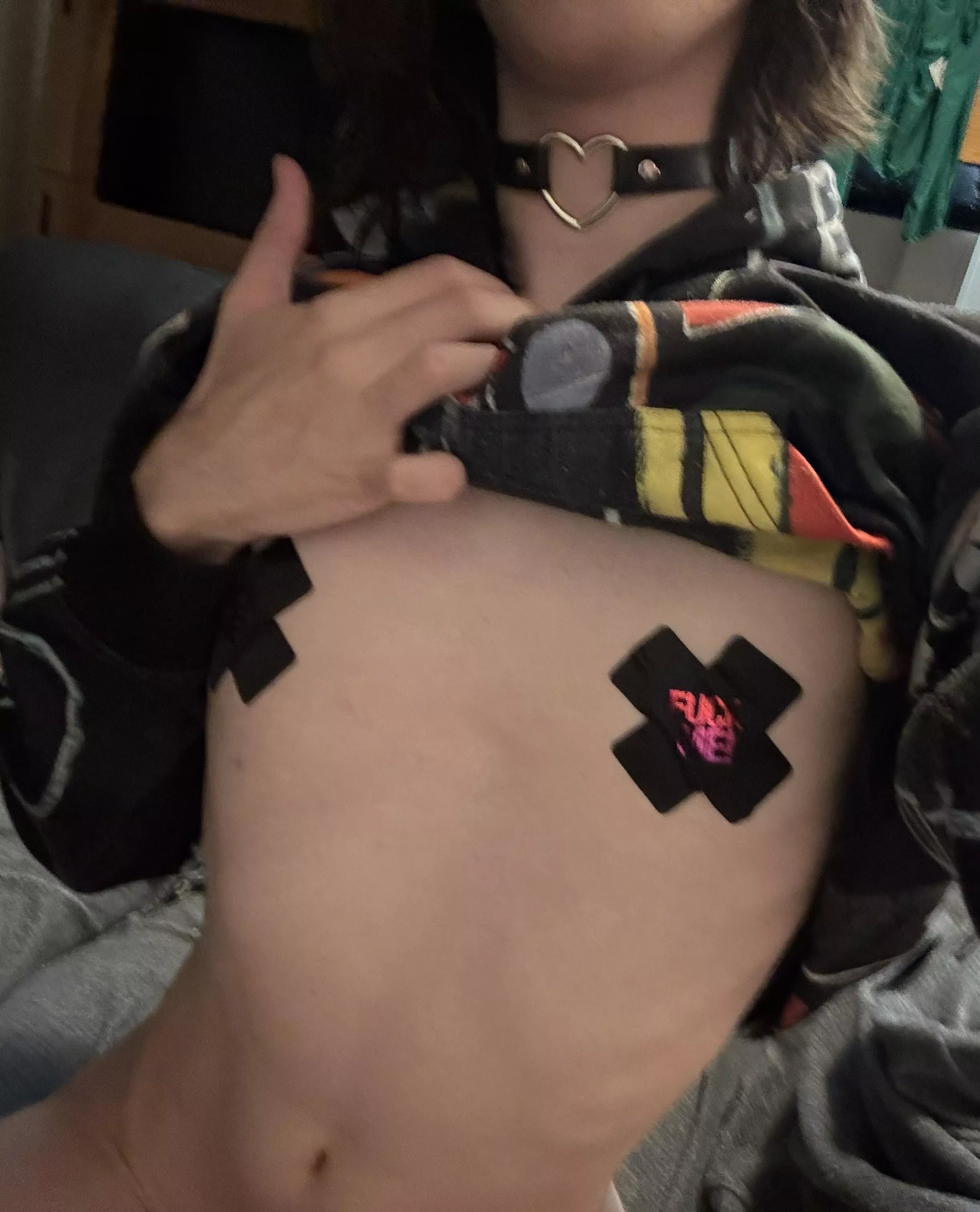 Age: 20 Snap my choker