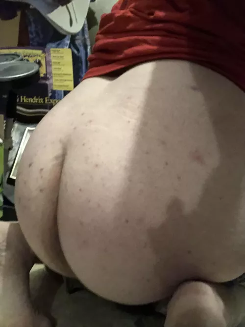 Age: 29 Hi daddy, see anything you like? ;)