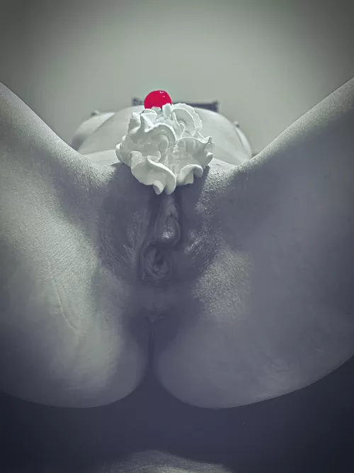 Anyone hungry (M)or(F)