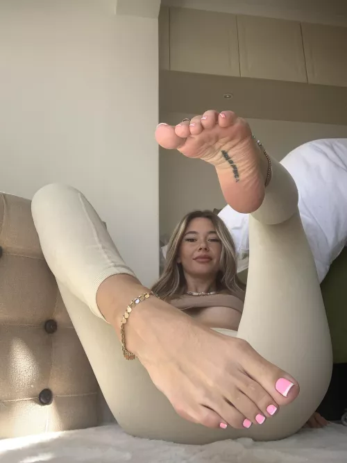 Are you a toe sucker or a sole licker [oc]