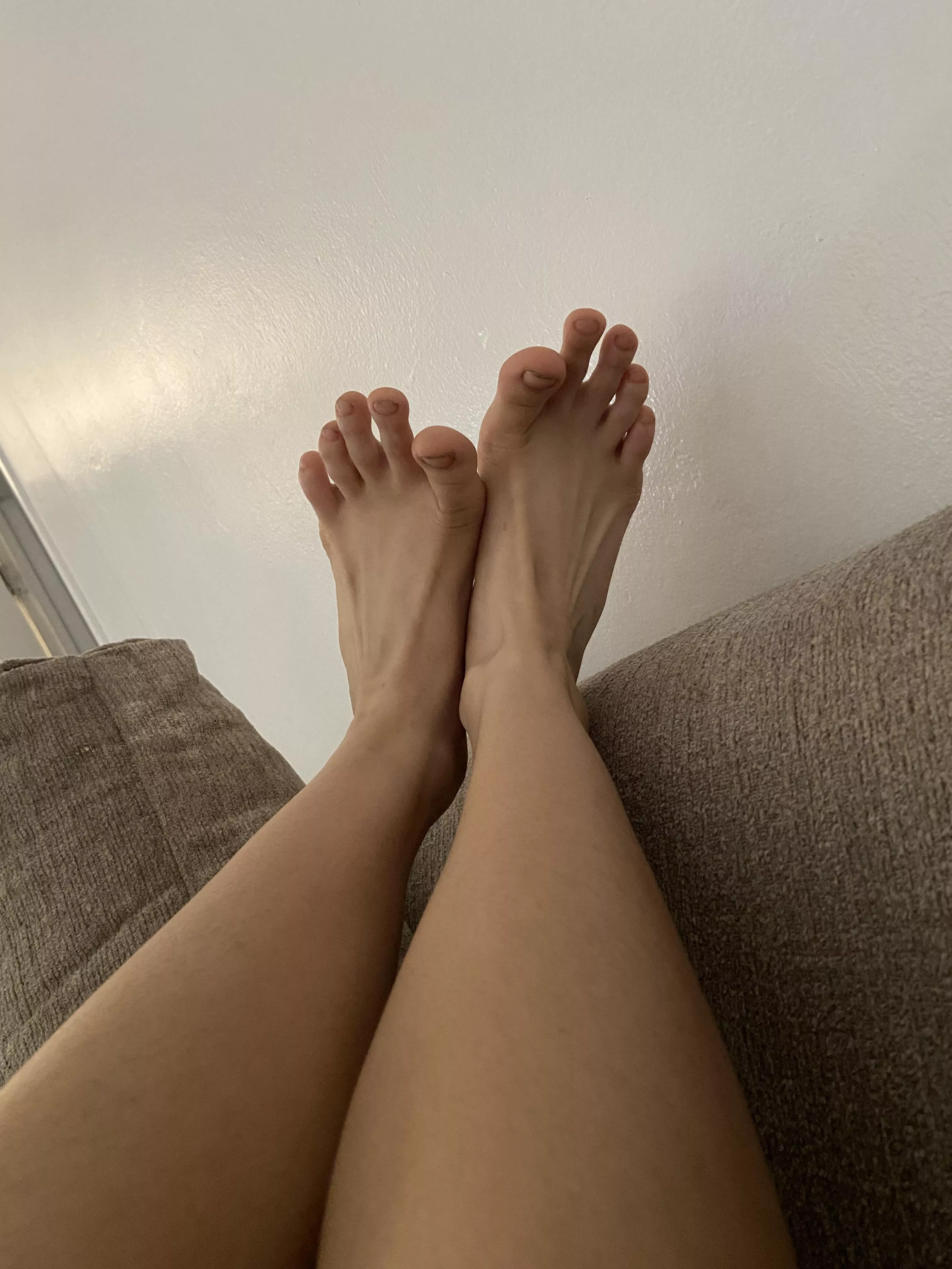 are you drooling over my dirty toes? 