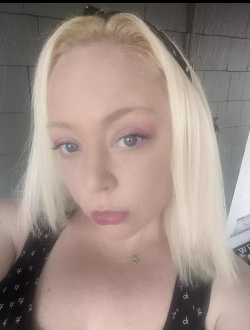 [B4D] Manic Monday: Wanna be my Daddy for the day? The week? Discounts on video chat, custom content & my favorite, GFE! I customize the experience based on your preferences and your budget! Inbox me... Let's work something out!