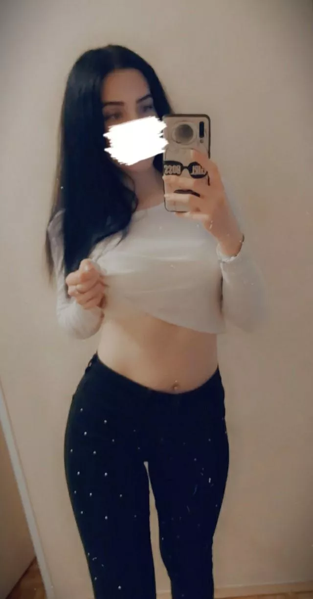 [B4D]Looking for a daddy or buyer🖤GFE