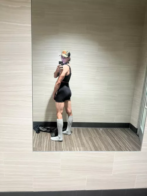 Before pic! second day to back to the gym for a more fem body! 