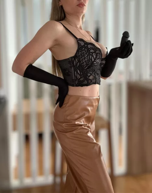 Beta, satisfy your lady.