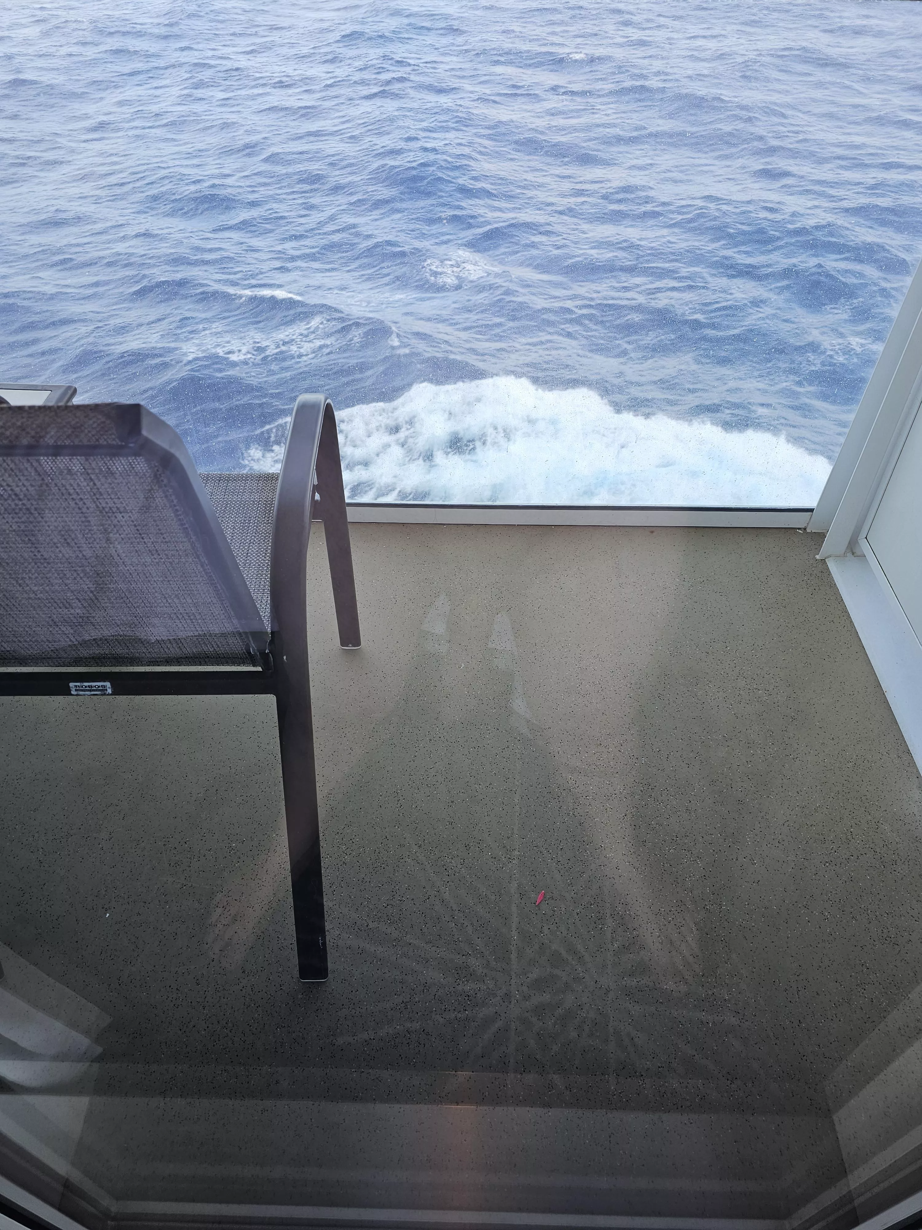 Bored [m4f] Norwegian Joy 10/15