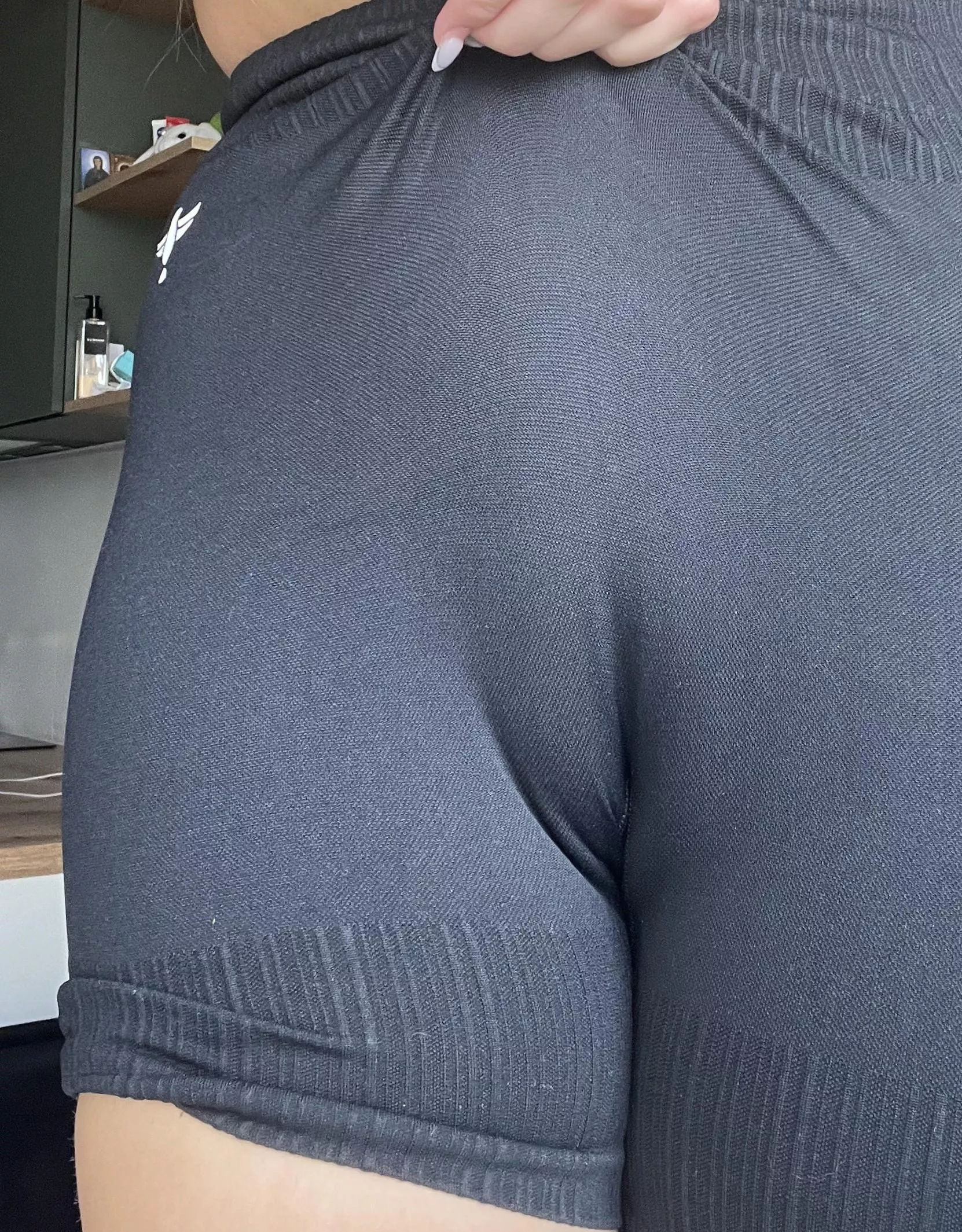 Camel thumb to attract stares