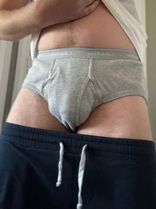 classic fit kind of day 👋🏻 thoughts?