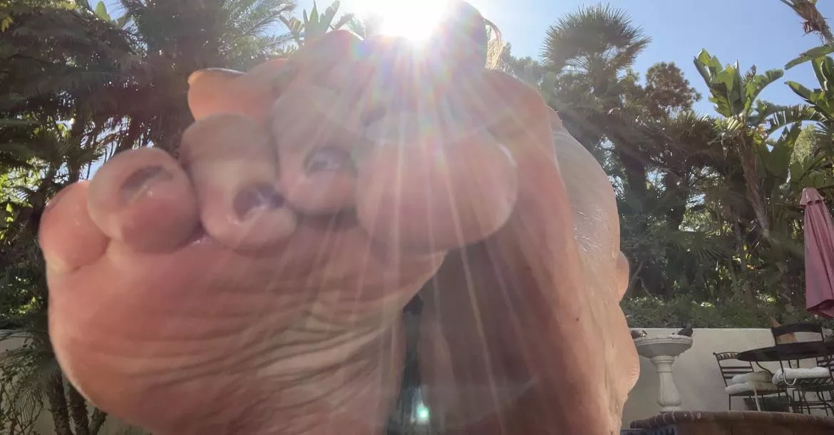 Come check me out on feetfinder! 