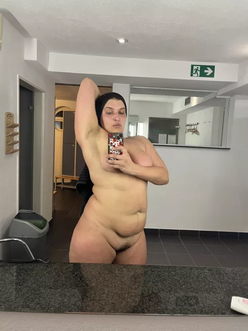 Come lick every crease and roll