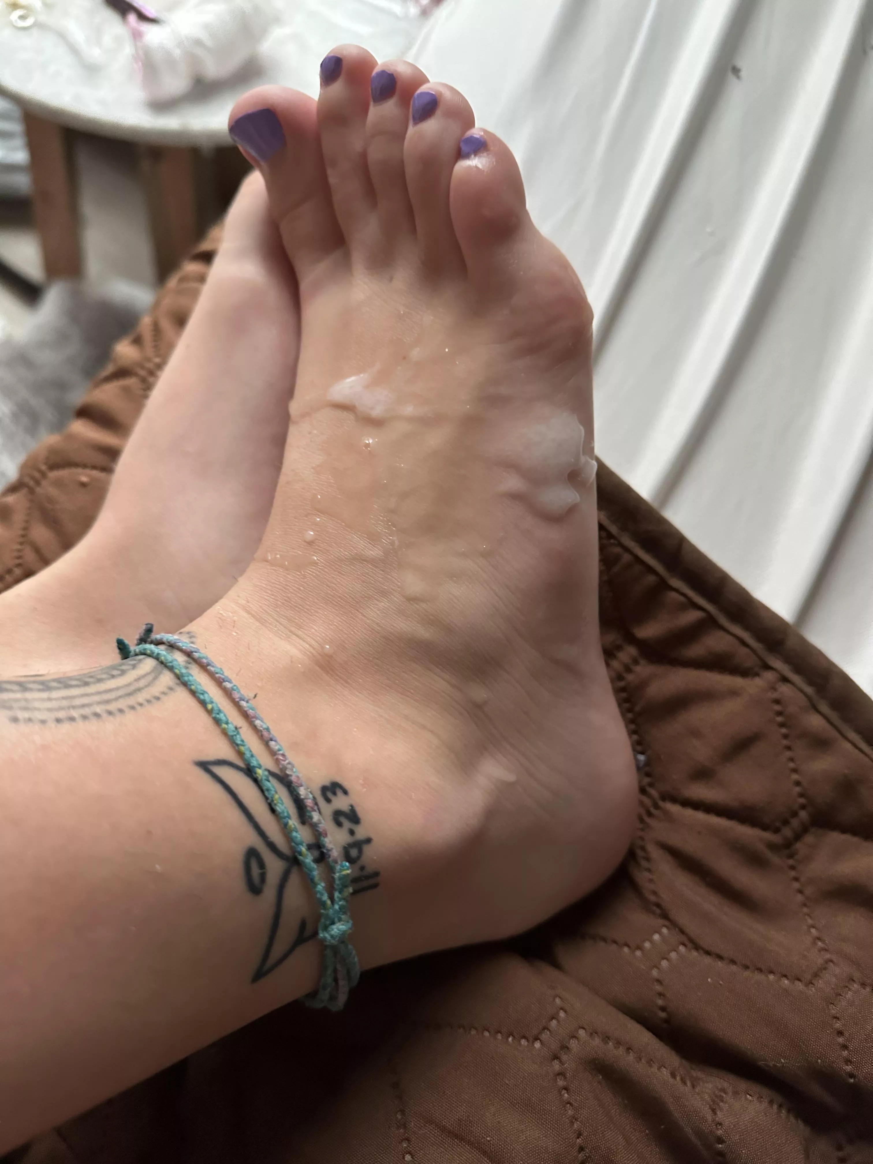 Cum on my feet 🦶🏼 