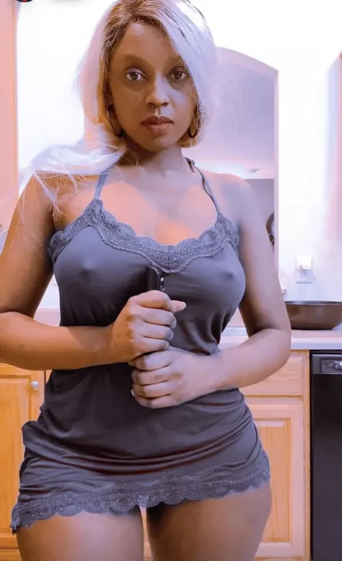 Damn she looks yummy 😋