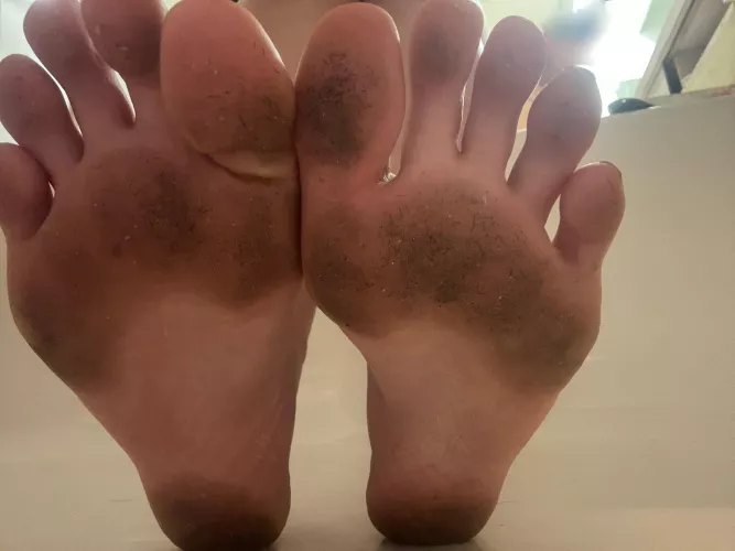 Dirty feet for you dirty freaks. Get on your knees & start licking. 😙