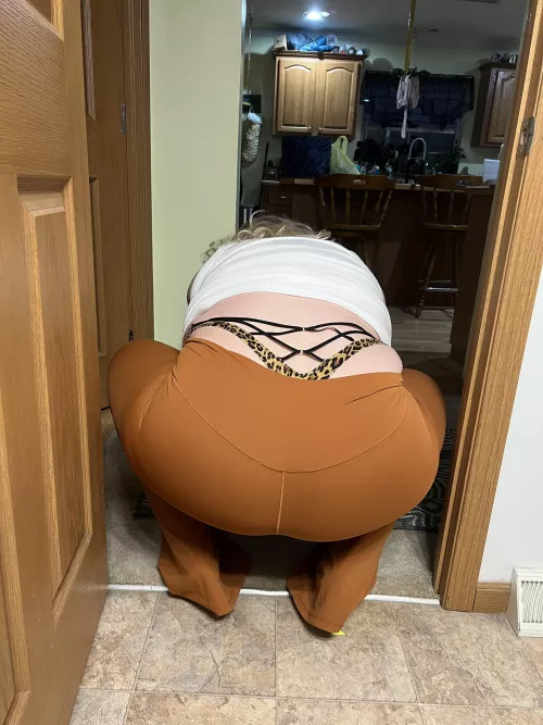 Do I go to the gym with my tail like this..hmmm