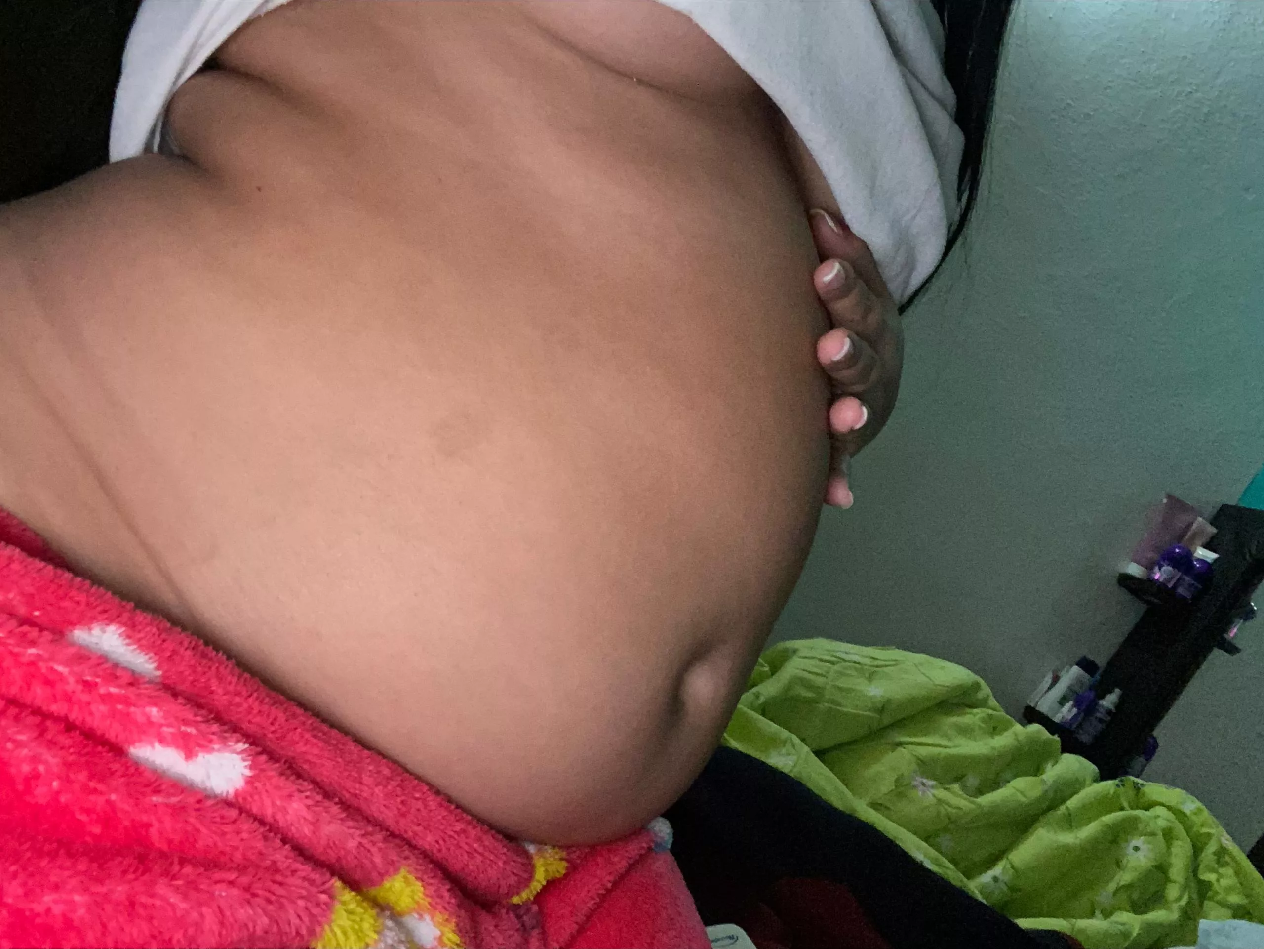 Do you want to see me burp?🍟🌭🍕 Custom content 