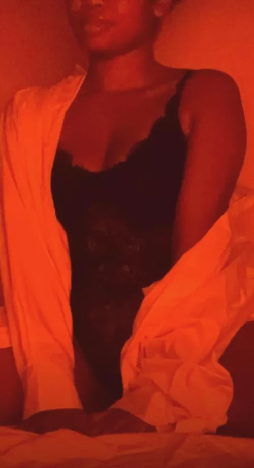 Do your whiteboi duties and serve me💋