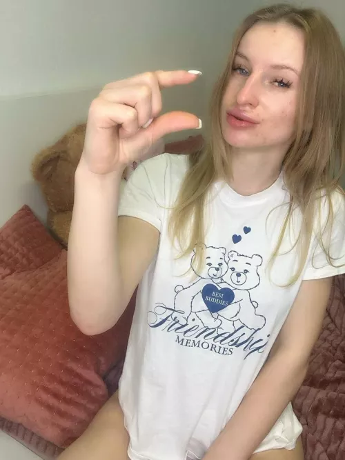 Drop your size, it would be nice to laugh today!