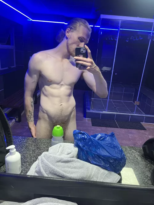 Early morning eye candy😈