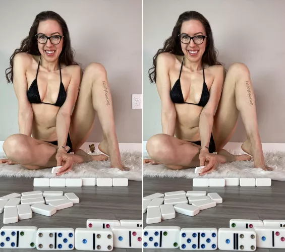 Eight differences to “spot” (pun intended). Photo and edit by me.