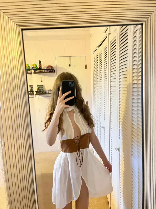 [F] This dress just makes me feel so cute