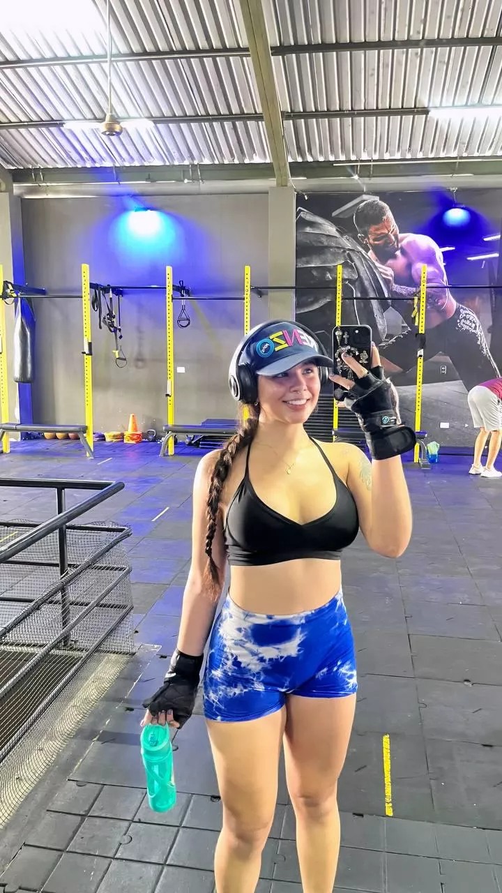 F18 (F4M) looking for some fun, at the gym and other places 