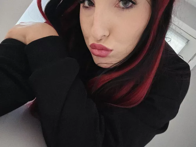 F4M 27 Missoula - taking a break from the usual hustle. Anyone up for some fun conversation to keep the good vibes going 