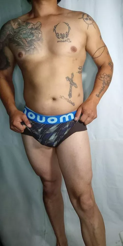 first time shaving my legs :)