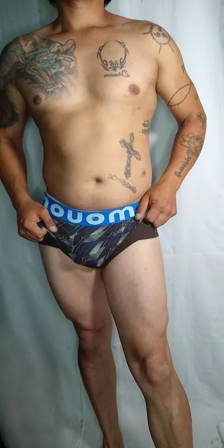 first time shaving my legs :)