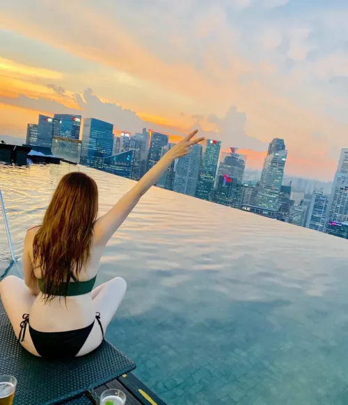 Firstime couple looking for goodlooking bull