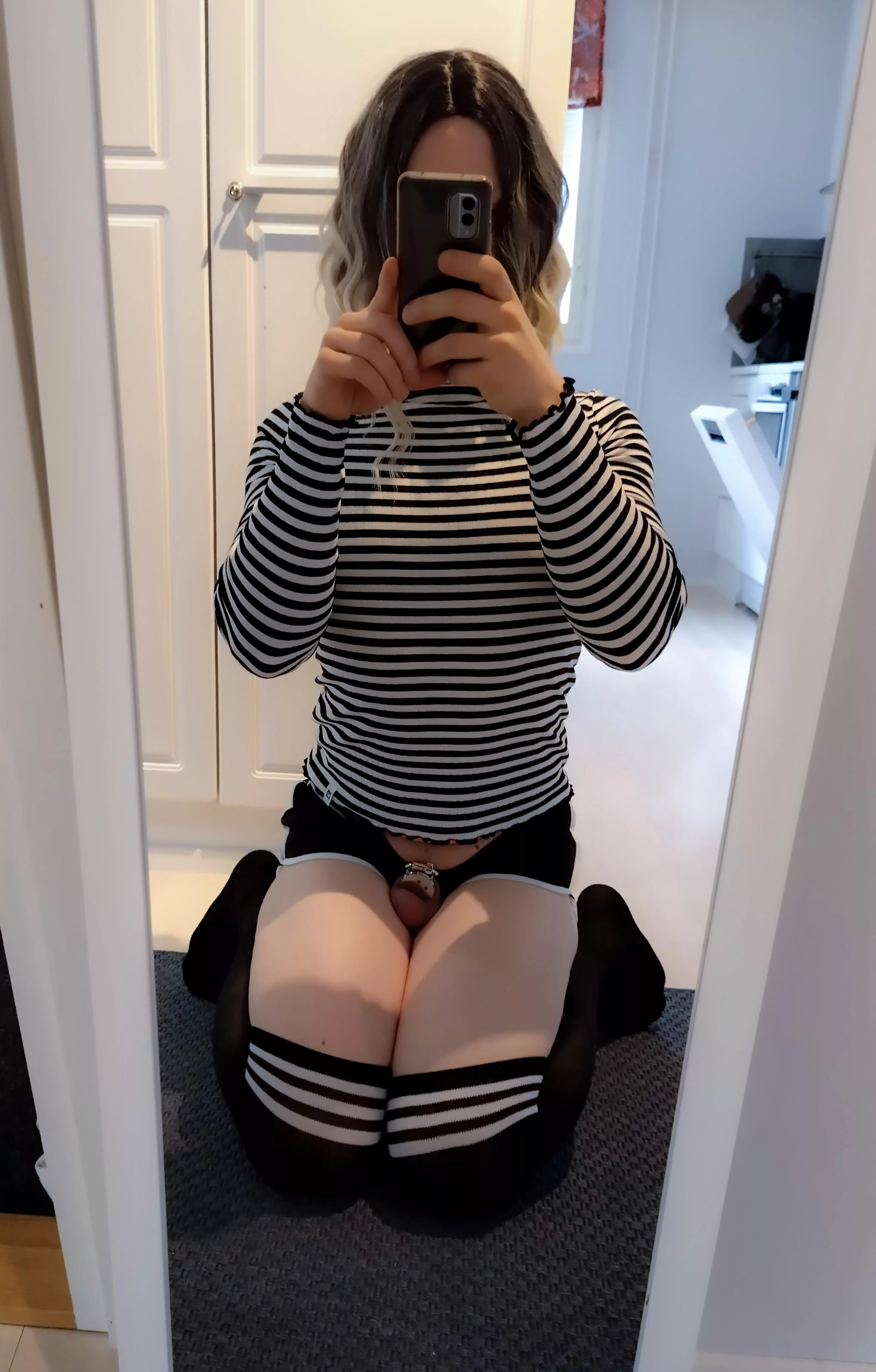 Flat cage and on my knees just fits me the best