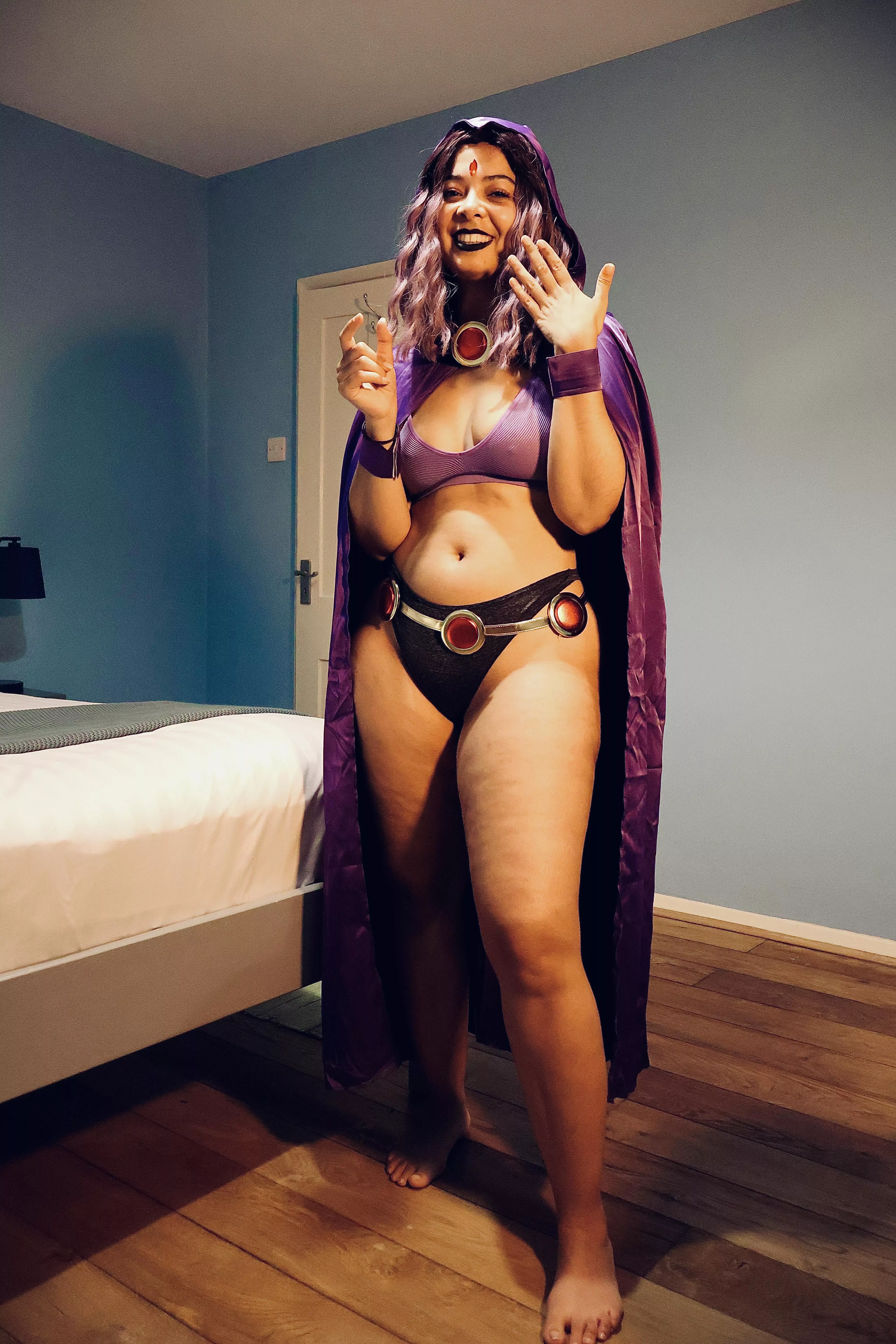 Give me money daddy while I laugh at your lil beta cock