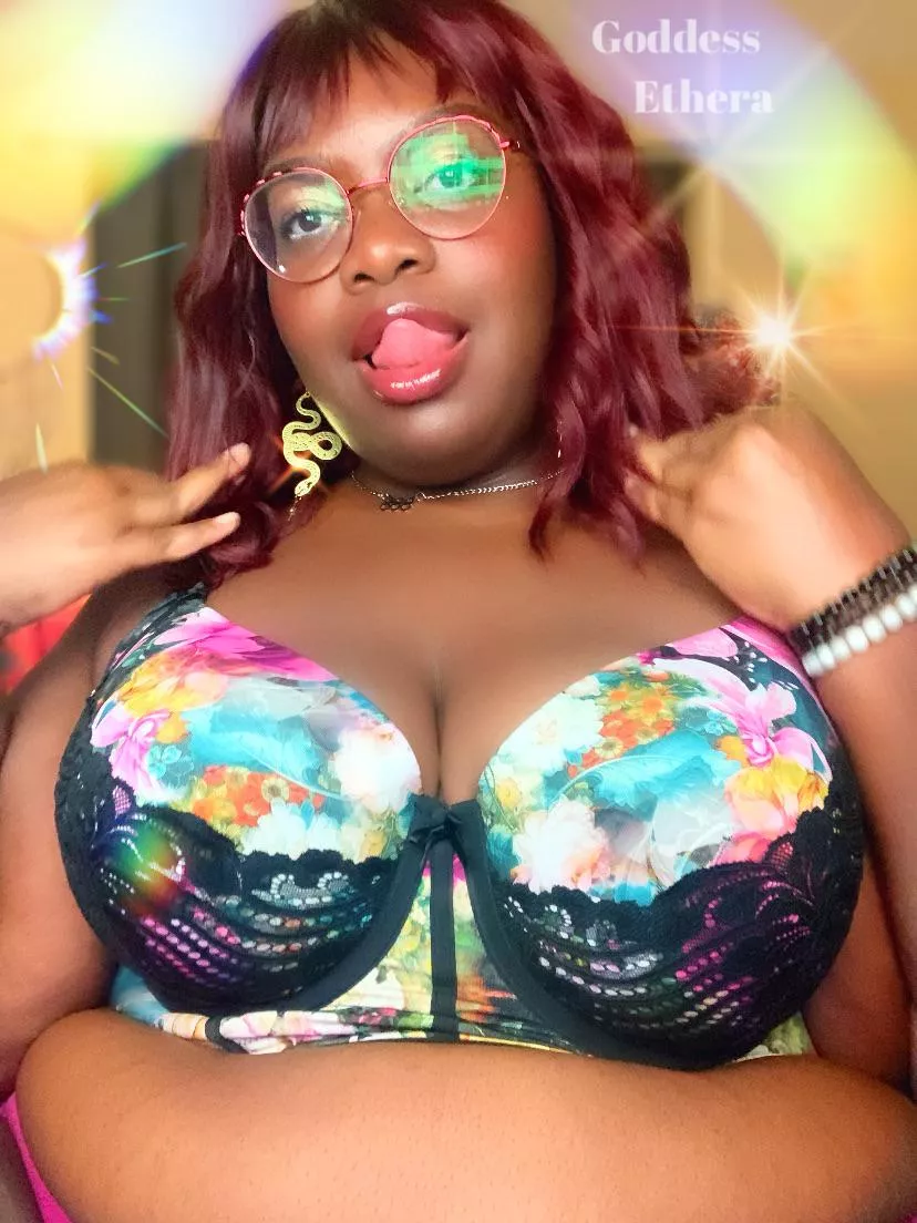 Gorgeous Ebony a with soft belly is your new trigger ✨🙇🏼✨