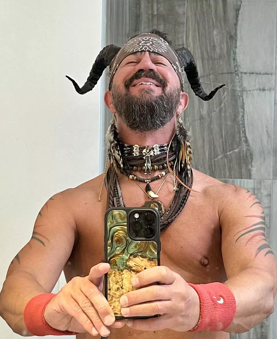 Hail Metal Brothers! 