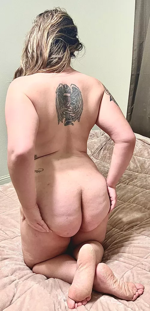 Happy NYE! Any exciting plans? 😈