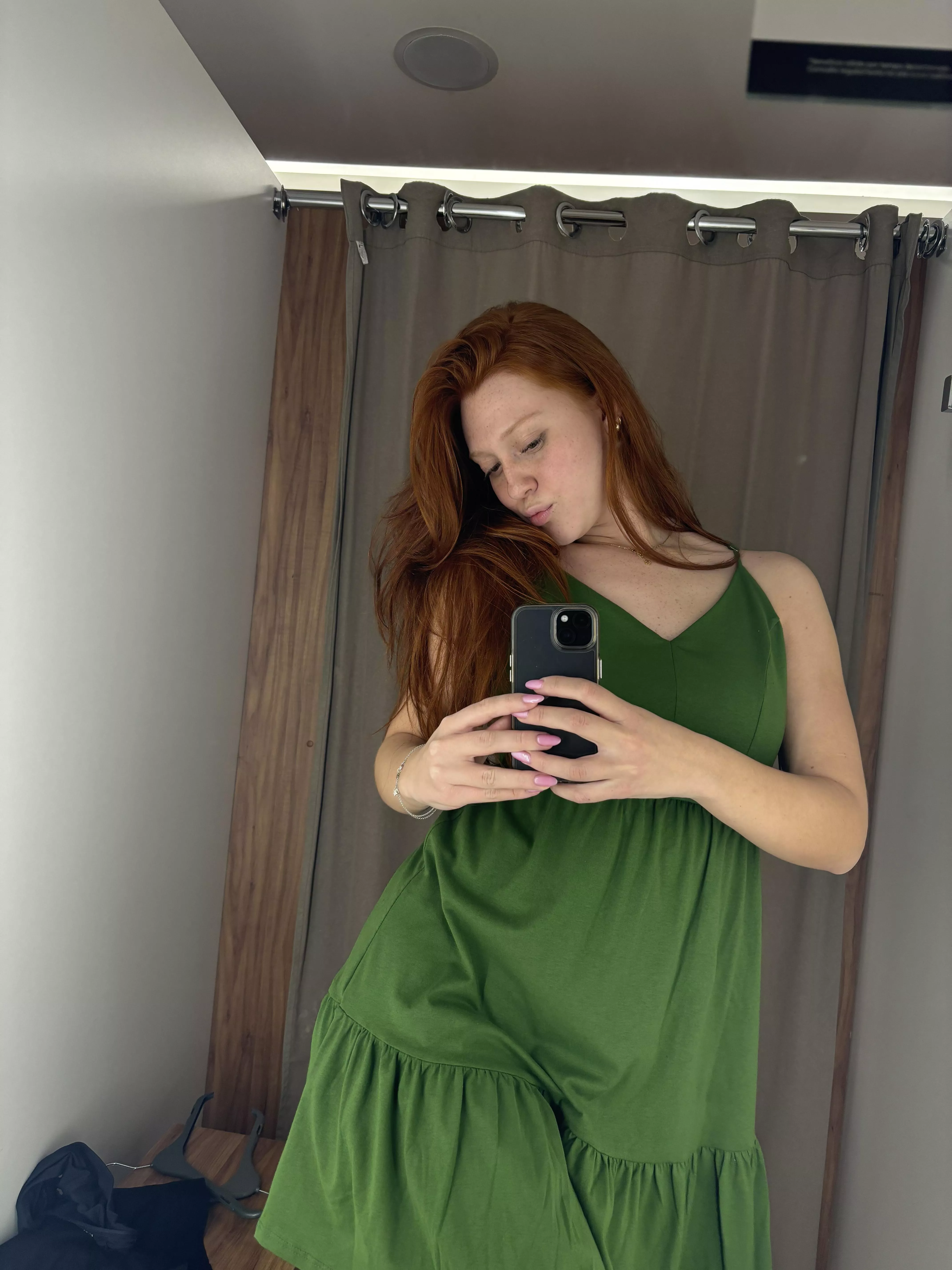 Help me get undress . 