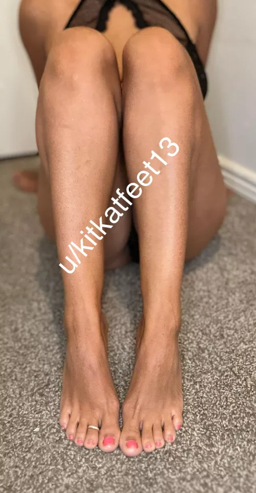 Hope everyone has a toe-rrific  Tuesday! 👣 