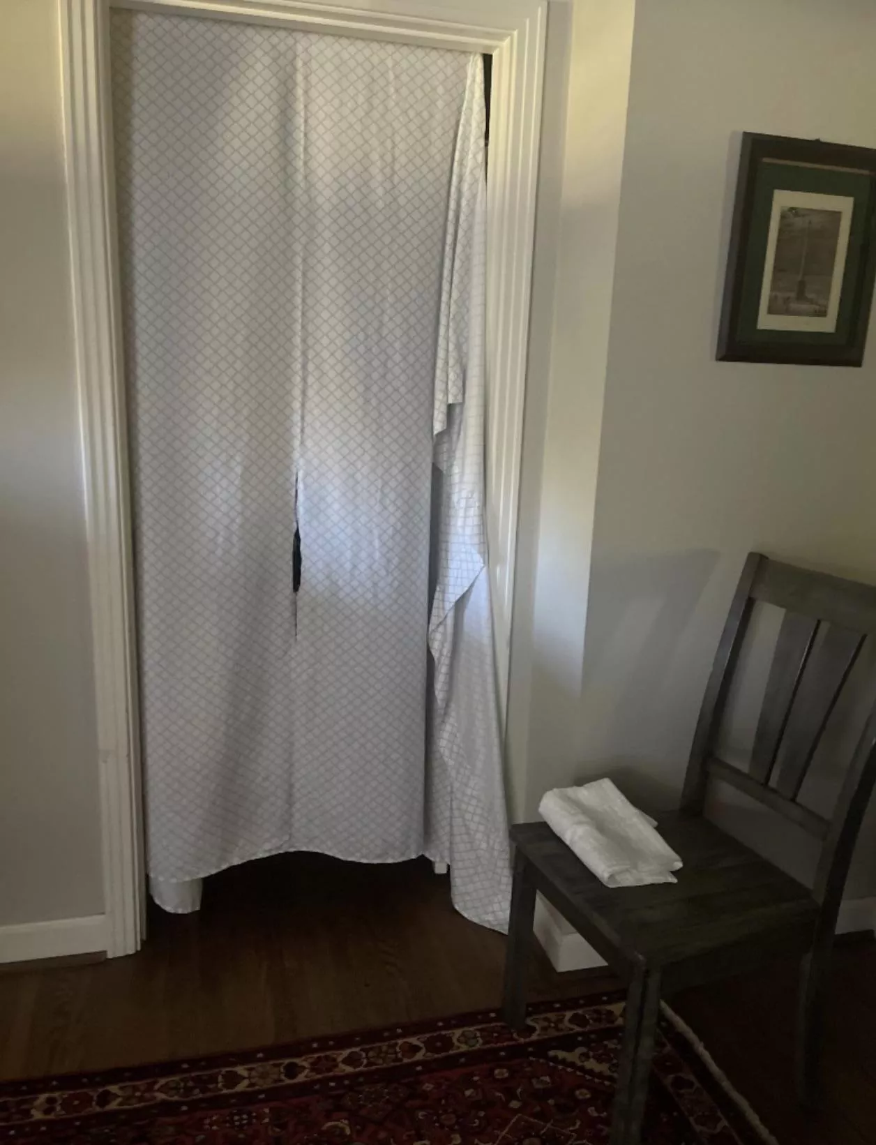 Hosting now. Real cocksucker MWM here looking to work your pole. Super quiet, just want to help make you cum with my mouth through my private gloryhole. Hit me up with a pic and stats. I will give you and address and time. Hosting all day/night in Green 